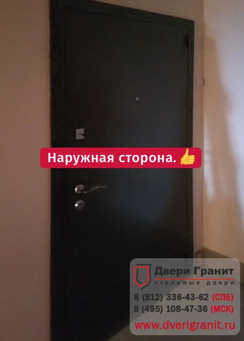 Чем же плоха дверь от застройщика?