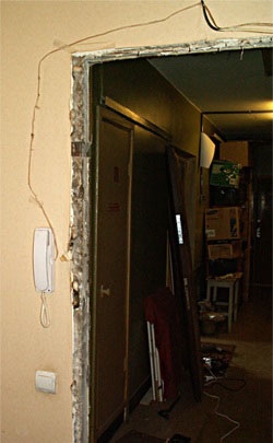 Фото с монтажа двери